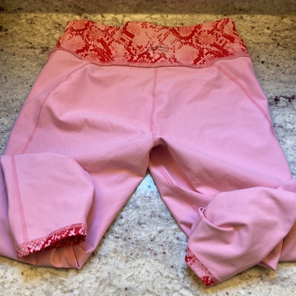FABLETICS Define Powerhouse High-Waisted Capri Size XS Persimmon Python Pink - Picture 12 of 16